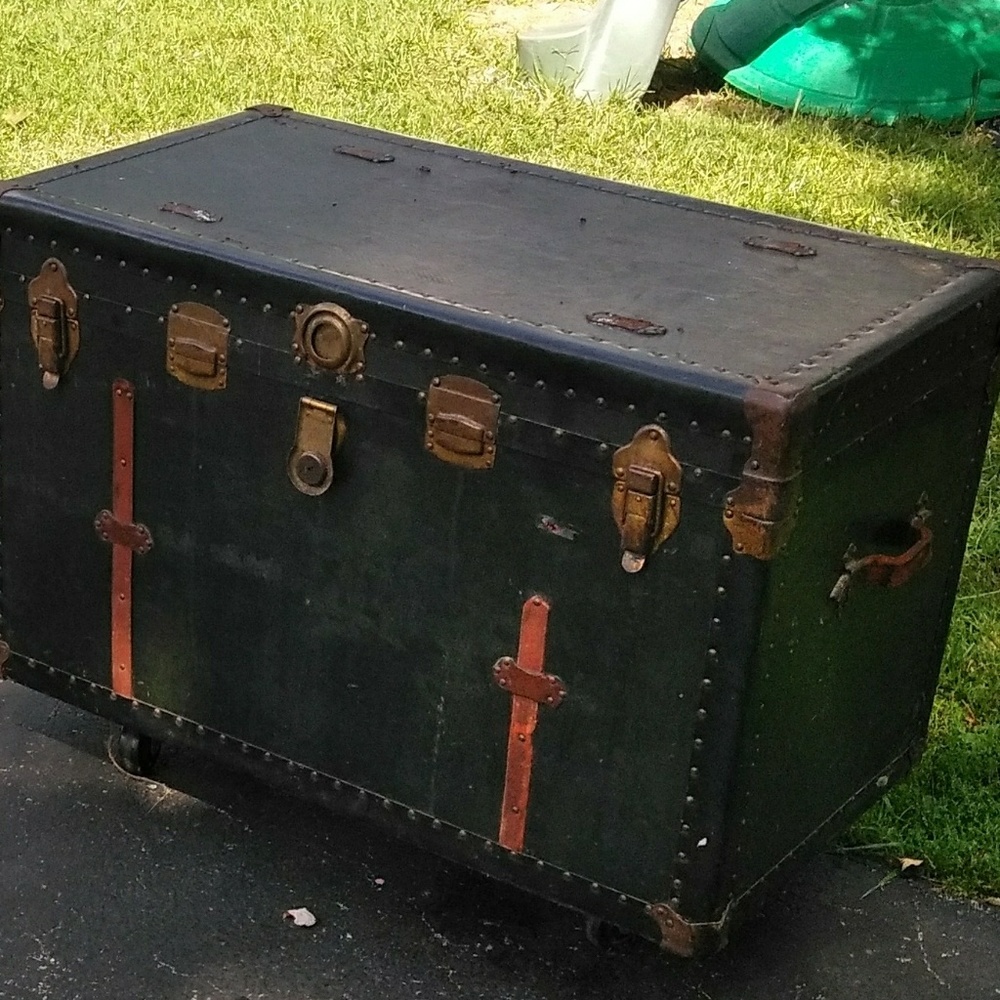 Steamer trunk
